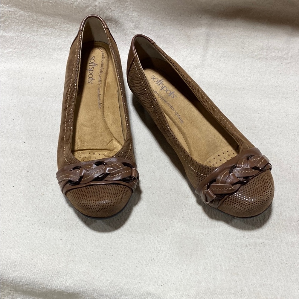 Softspots Brown Flats with Braid Detail NWOT